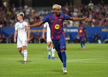 لامين يامال يفاجئ فليك وجماهير برشلونة قبل مواجهة ريال سوسيداد