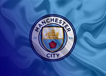 والدتي ضحت من أجلي مانشستر سيتي يعلن تجديد عقد لاعبه