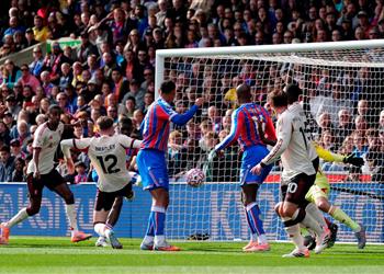 بالفيديو عقدة مستمرة محمد صلاح يشارك وكريستال بالاس يضرب ليفربول بثنائية في الدوري الإنجليزي