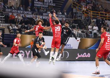 الأهلي يخسر أمام فيزبريم المجري ويتأهل لمواجهة برشلونة في نصف نهائي كأس العالم للأندية