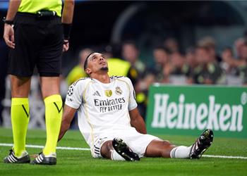 موقف ألكسندر أرنولد من اللحاق بمباراة ريال مدريد وليفربول في دوري أبطال أوروبا