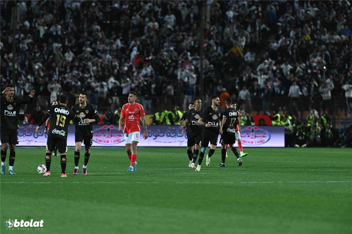 شوبير: أزمة كبيرة تواجه الأهلي.. وثلاثي الزمالك الأخطر في القمة