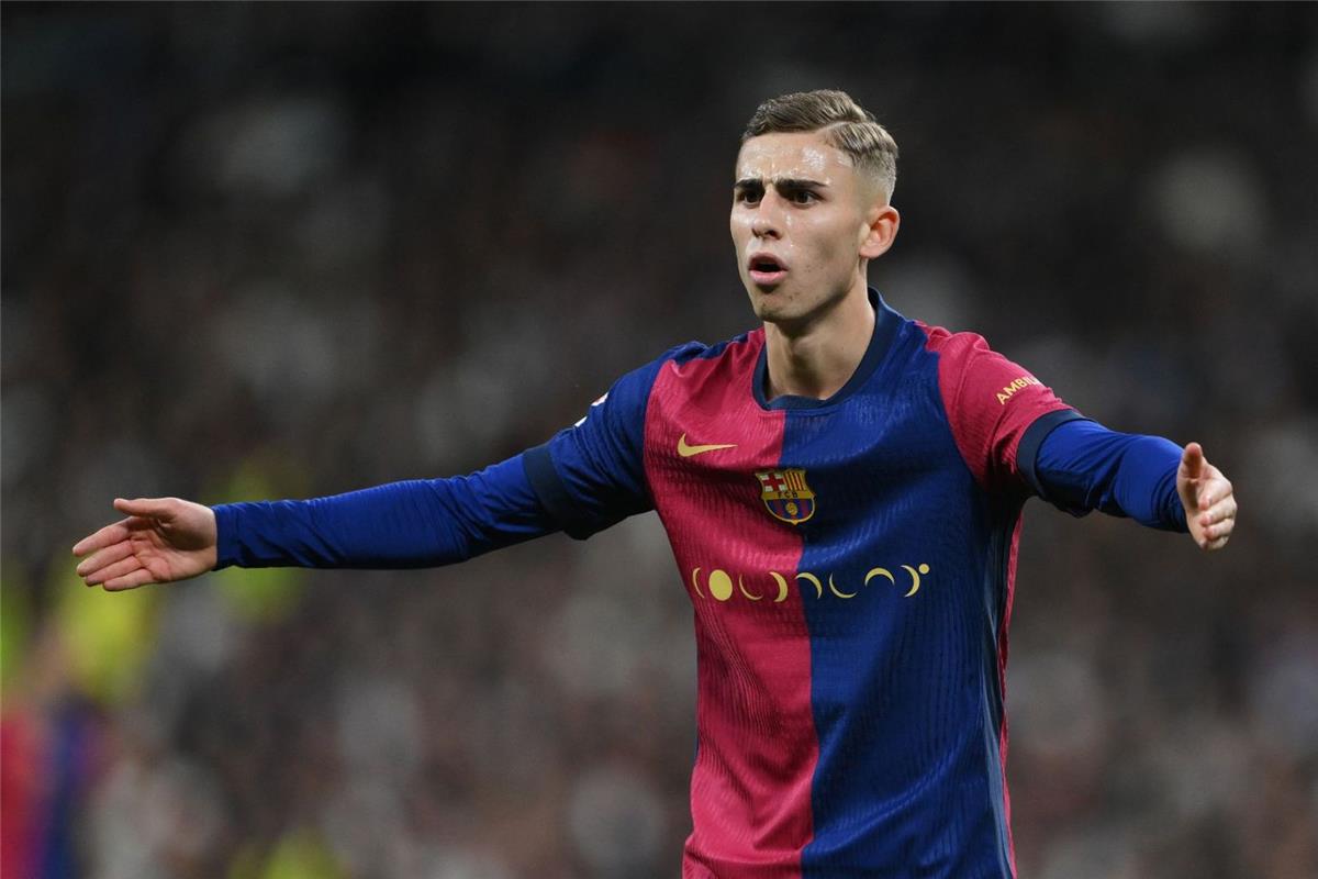 اخبار نيوز : فيرمين لوبيز: زملائي تمسكوا ببقائي مع برشلونة.. وفليك 