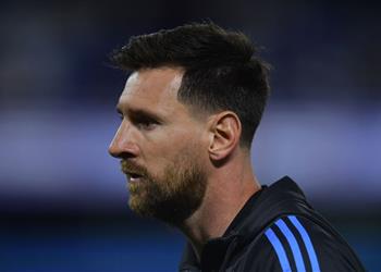 سكالوني يحسم موقف ميسي من مباراتي الأرجنتين ضد فنزويلا والإكوادور