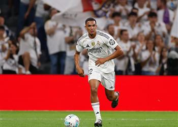 أرنولد سأترك بصمتي مع ريال مدريد واسمي يربك الأوروبيين