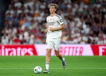 هويسن يوجه رسالة إلى لامين يامال لا تبالغ أمام ريال مدريد