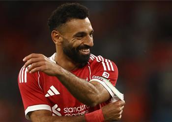 سلوت يوضح سبب جلوس محمد صلاح على دكة بدلاء ليفربول أمام جالطة سراي