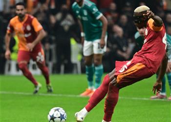 فيديو أوسيمين يسجل هدف جالطة سراي الأول أمام ليفربول