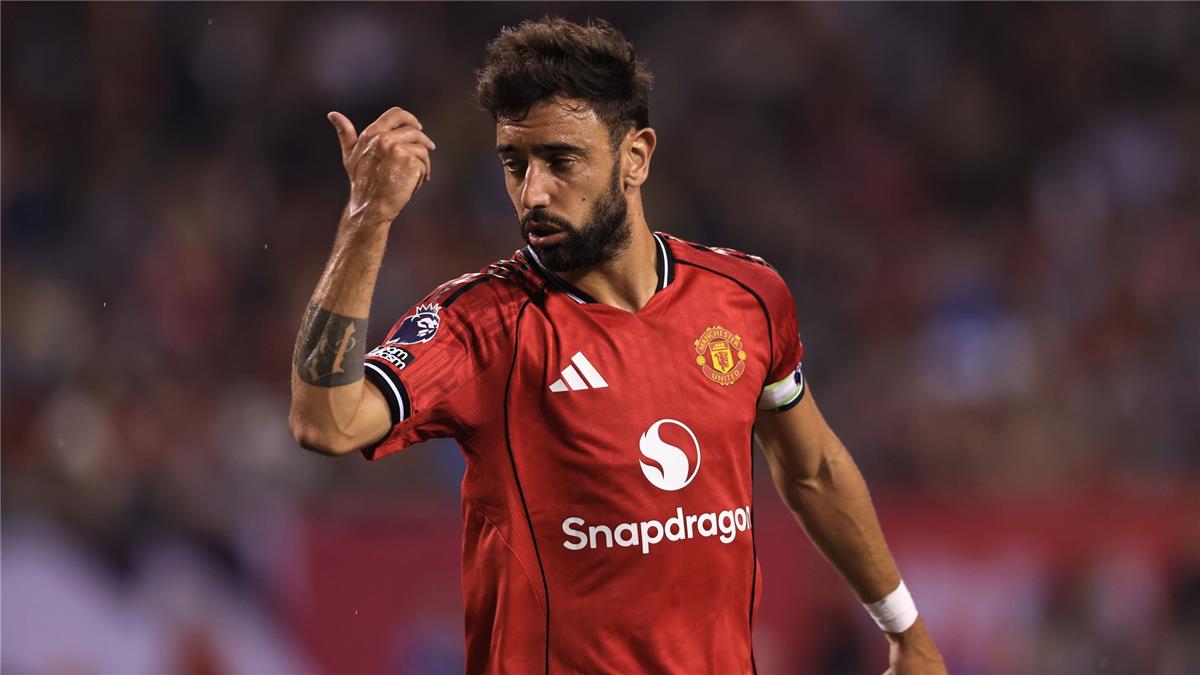 اخبار نيوز : لاعب ليفربول السابق: برونو فرنانديز يُسيئ لـ مانشستر يونايتد.. ومندهش من تصرف الحكام تجاهه