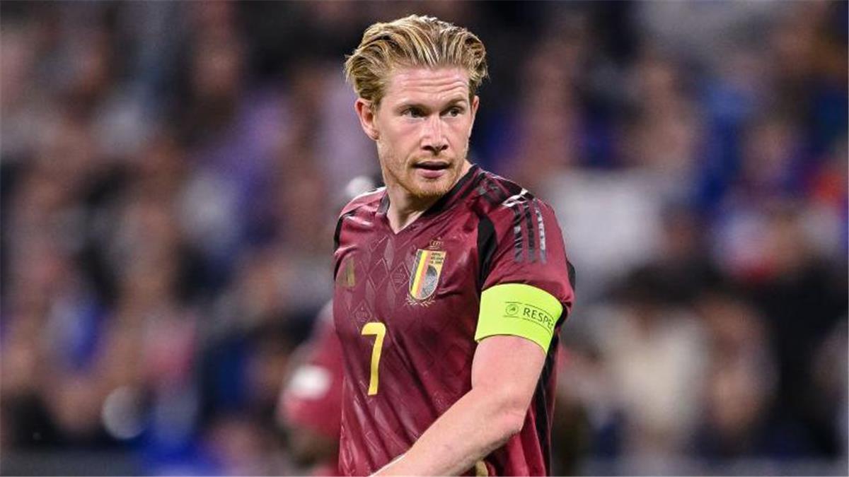 اخبار نيوز : مدرب منتخب بلجيكا يعلن سحب شارة القيادة من دي بروين.. ويختار البديل