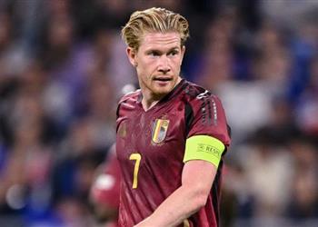 مدرب منتخب بلجيكا يعلن سحب شارة القيادة من دي بروين ويختار البديل