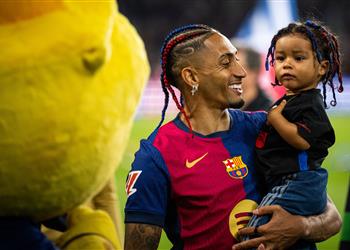 رافينها يتهم ديزني لاند باريس بالعنصرية ضد ابنه أنتم عار