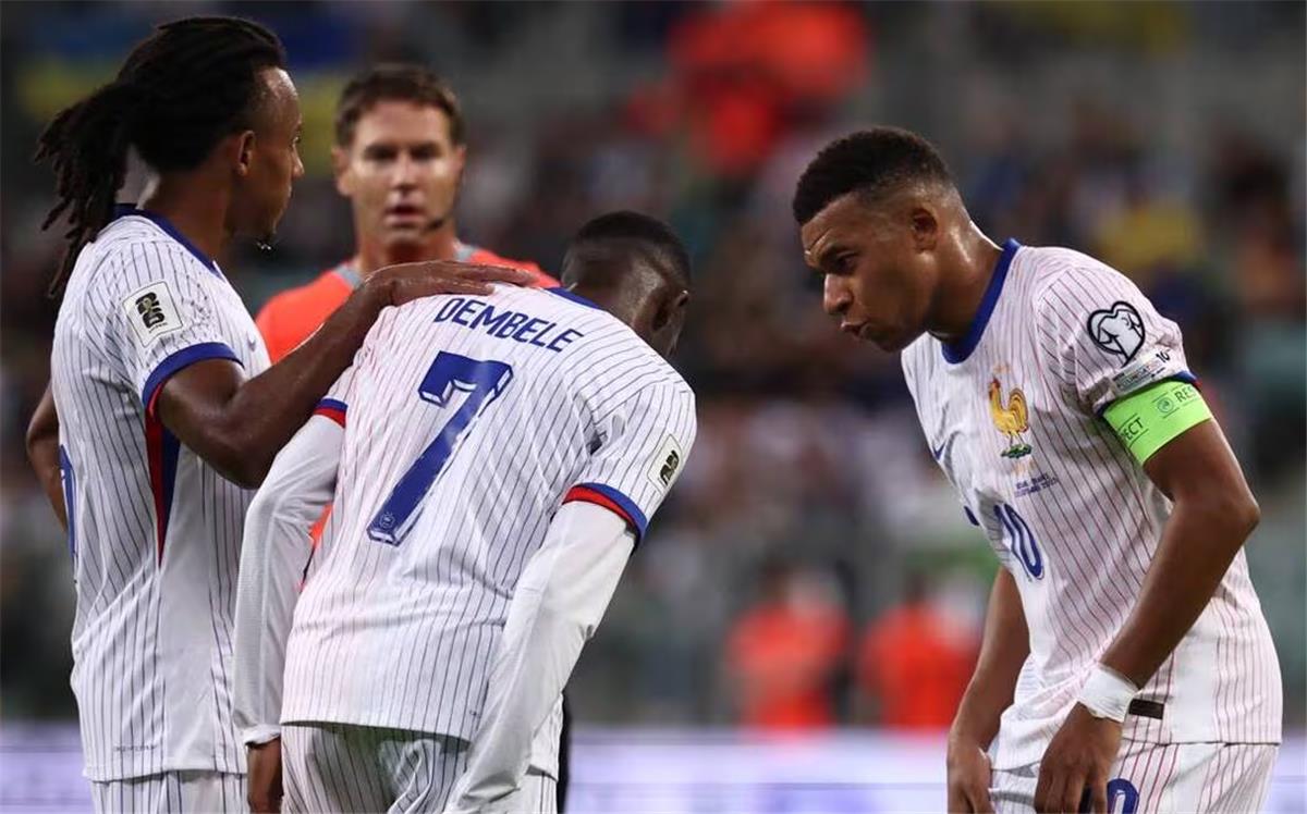 اخبار نيوز : وسط برود ديشامب.. منتخب فرنسا يفجر غضب باريس سان جيرمان بسبب ديمبلي