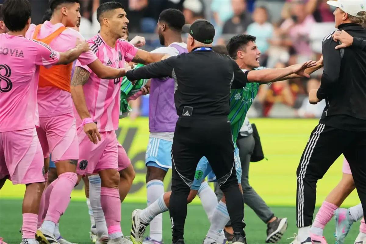 اخبار نيوز : بصق على المدرب.. عقوبة قوية لـ سواريز بعد أزمة نهائي كأس الدوريات الأمريكي