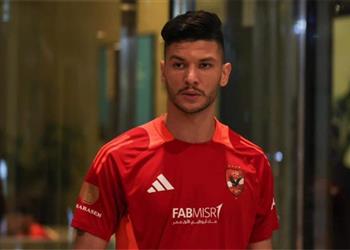 تقارير مغربية توضح مستقبل أشرف داري مع الأهلي