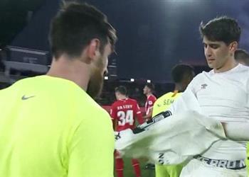 ياسين بونو لا توجد كلمات تصف ما قدمه ميسي وتشرفت باللعب ضده