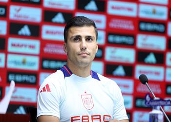 رودري يصدم لامين يامال ونجوم إسبانيا بشأن اللاعب الأحق بالكرة الذهبية