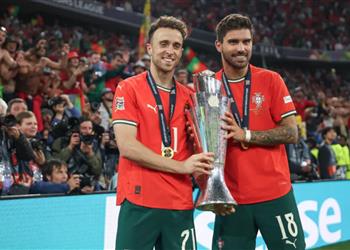 روبن نيفيز يرث قميص جوتا مع البرتغال