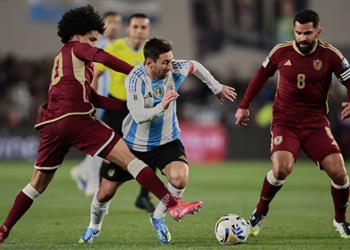 فيديو تفاصيل مشادة ميسي مع لاعب فنزويلا بين شوطي مباراة الأرجنتين