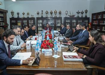 الكشف عن آخر مستجدات المدير الفني الأجنبي لـ الأهلي