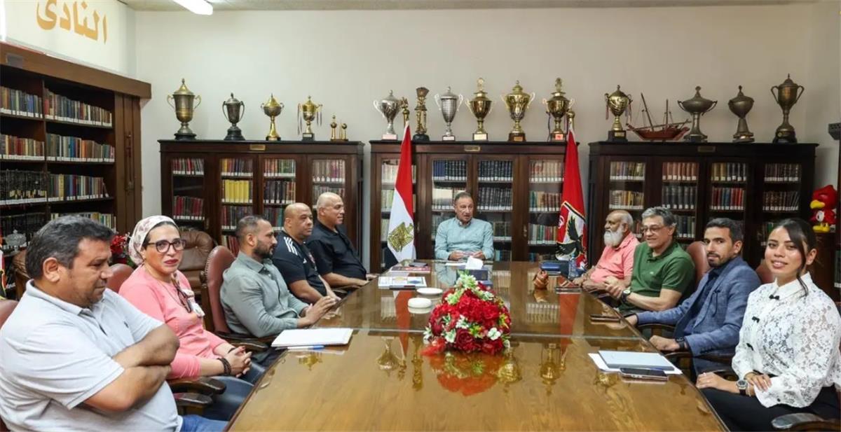 تفاصيل اجتماع الخطيب مع مدير الكرة في الأهلي لترتيب مرحلة "ما بعد ريبيرو"