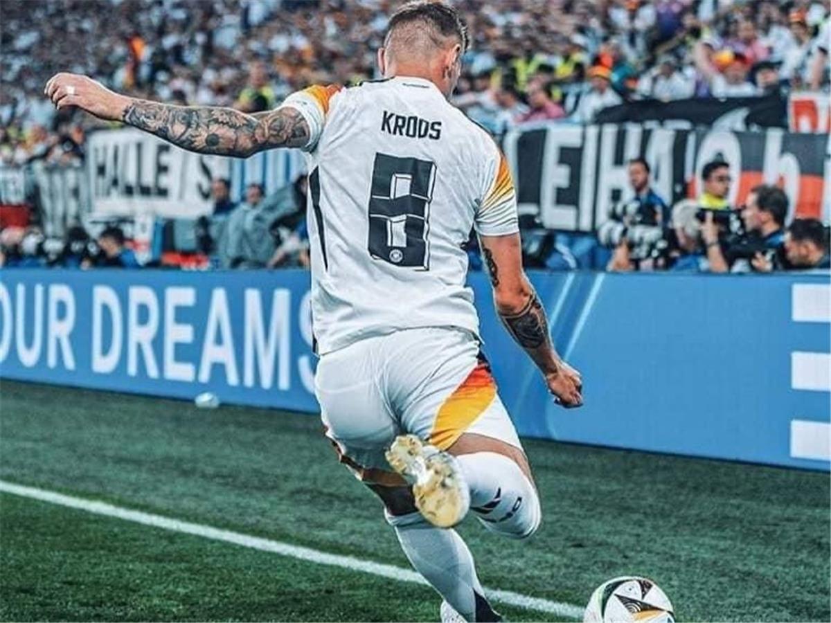 اخبار نيوز : كروس يفتح النار على لاعبي منتخب ألمانيا: الحظ أوقعنا في مجموعة سهلة.. وطموحاتنا ضعيفة