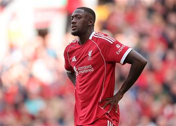 لتجنب سيناريو أرنولد ليفربول يتخذ قرار ا بشأن كوناتي