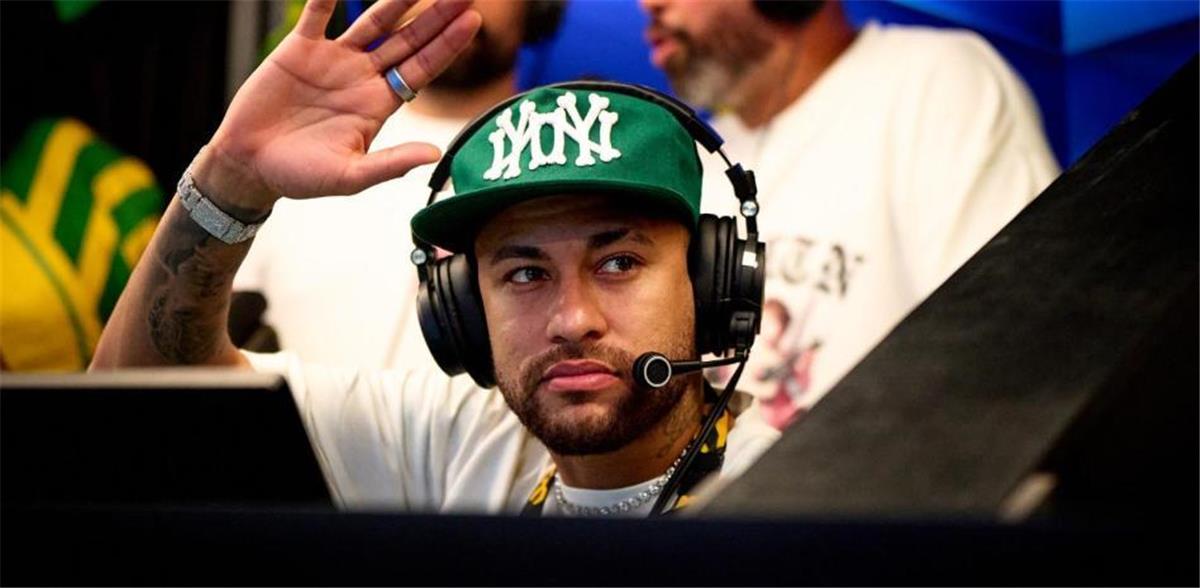 الأفضل في العالم.. نيمار يتغنى بموهبة لاعب ريال مدريد 