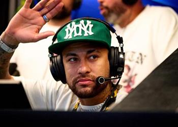 الأفضل في العالم نيمار يتغنى بموهبة لاعب ريال مدريد