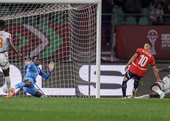 ردود أفعال جماهير ليفربول على تألق محمد صلاح في مباراة مصر وكوت ديفوار نأمل ألا يكون سلوت نائم ا