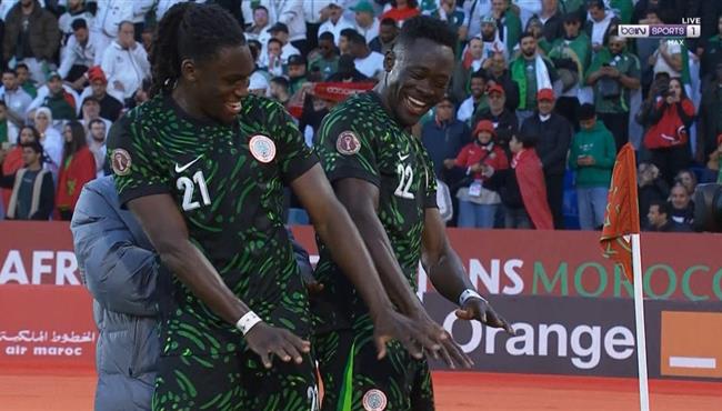 هدف أكور ادامز الرائع في مرمي الجزائر بكأس أمم أفريقيا