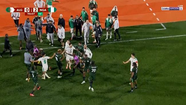مشادة بين لاعبي الجزائر ونيجيريا في كأس أمم أفريقيا