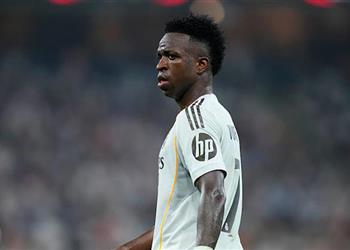 سبورت فينيسيوس ينفعل على حكم الكلاسيكو بسبب لامين يامال