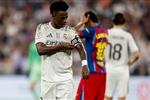 حقيقة إصابة فينيسيوس في مباراة ريال مدريد وبرشلونة بالسوبر الإسباني