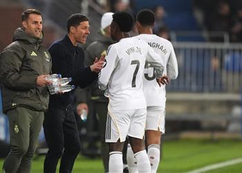 أبرزهم فينيسيوس وبيلينجهام 7 لاعبين في ريال مدريد لم يعلقوا على إقالة تشابي ألونسو