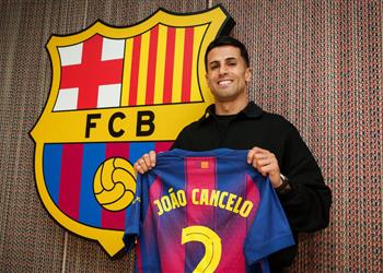 كانسيلو يكشف كواليس مفاوضات انتقاله من الهلال إلى برشلونة وموقفه من البقاء