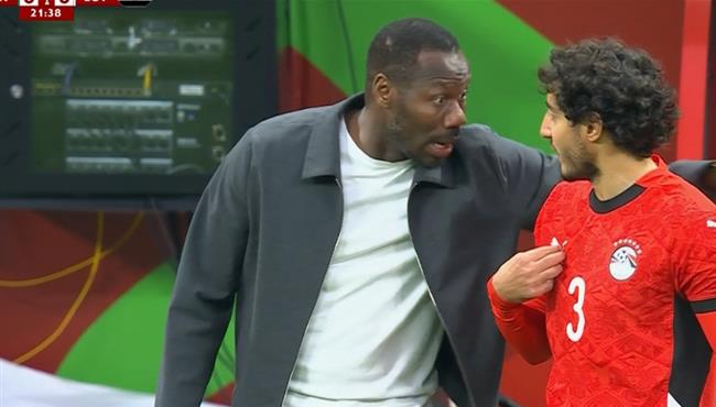 مشادة بين محمد هاني ومدرب السنغال في مباراة نصف نهائي كأس أمم إفريقيا