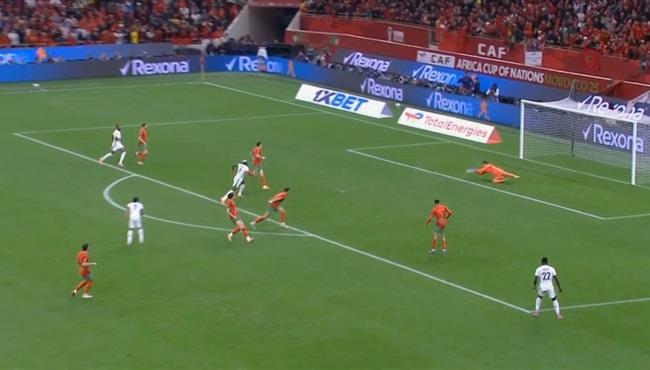 ياسين بونو يحرم نيجيريا من هدف في نصف نهائي كأس أمم أفريقيا