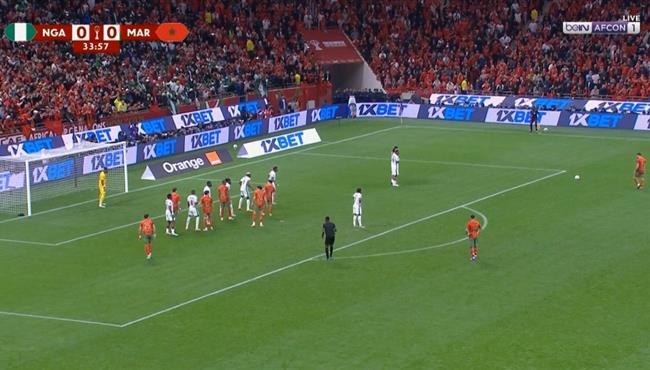 اشرف حكيمي كاد ان يسجل هدف عالمي من ركلة حرة امام نيجيريا
