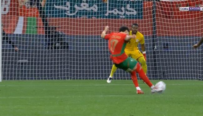 عبد الصمد الزلزولي يهدر هدف محقق امام نيجيريا بنصف نهائي كأس أمم أفريقيا