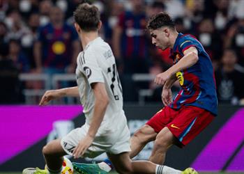 حكم مباراة برشلونة وراسينج سانتاندير في كأس ملك إسبانيا