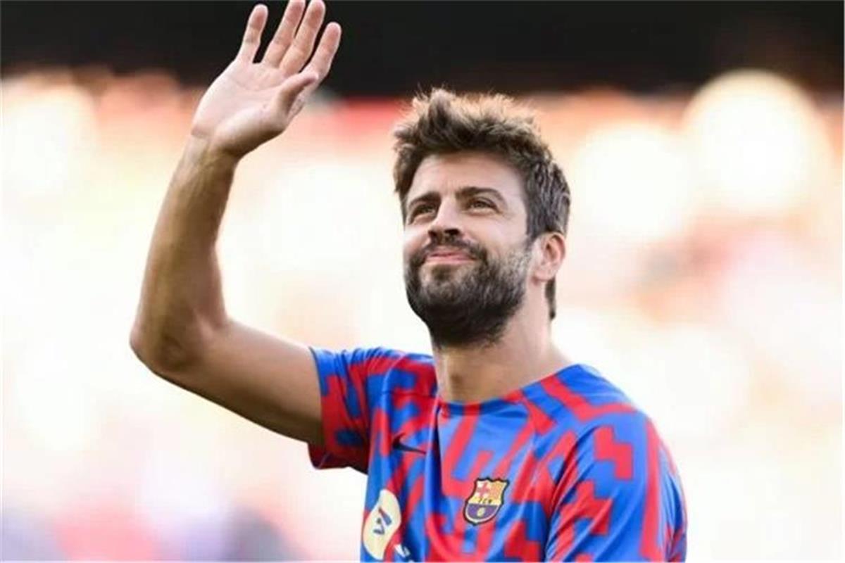 بيكيه يسخر من ريال مدريد بعد الخروج من كأس ملك إسبانيا