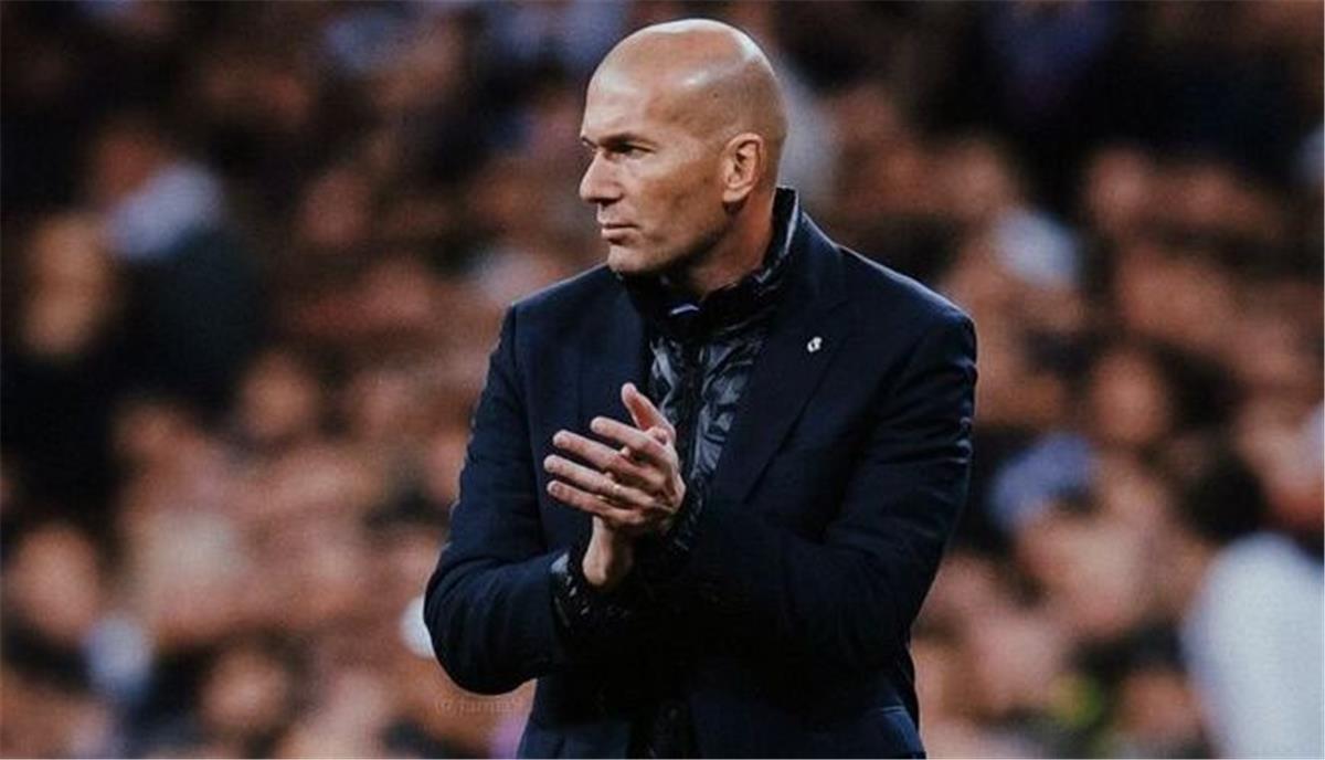 زيدان يكشف كيف فاز على برشلونة في أول مواسمه مع ريال مدريد.. ولحظة هددت مشواره التدريبي 