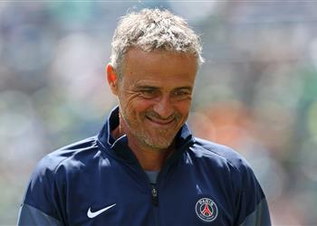 رد فعل غامض من لويس إنريكي على اقتراب باريس سان جيرمان من ضم لاعب برشلونة