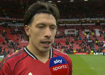 ليساندرو مارتينيز يكشف سر تفوق مانشستر يونايتد على مانشستر سيتي ويؤكد لعبنا بدافع كبير