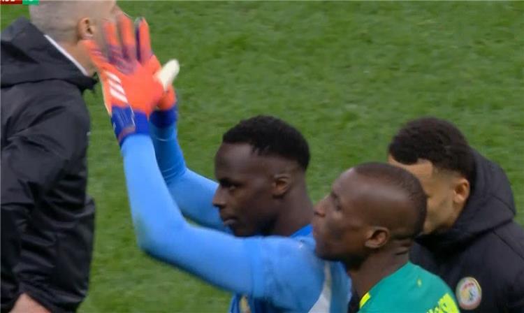 صور من انسحاب منتخب السنغال امام المغرب