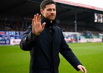 موقف تشابي ألونسو من التدريب في الدوري الإنجليزي