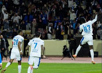 فيديو الهلال يهزم نيوم بمشاركة أحمد حجازي ويغرد منفرد ا بصدارة الدوري السعودي