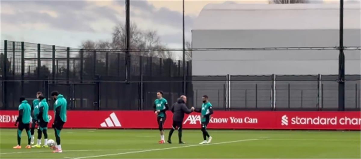 صور | محمد صلاح يظهر في تدريبات ليفربول استعدادًا لمارسيليا 