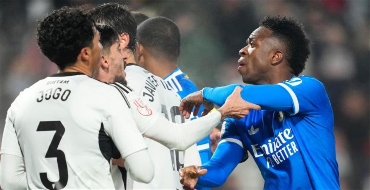 الاتحاد الإسباني يفتح تحقيقًا استثنائيًا بسبب فينيسيوس 